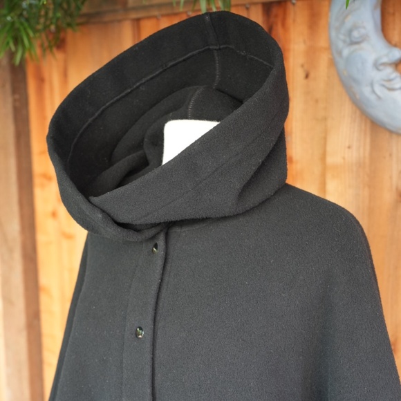 Vintage Black Hooded Wool Cape Button Down Made In France OS - Picture 4 of 17